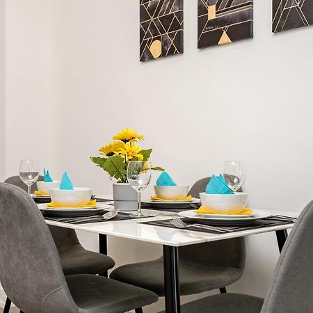 Luxury 1Br King Bed Unit - Private Balcony Leilighet Kitchener Eksteriør bilde